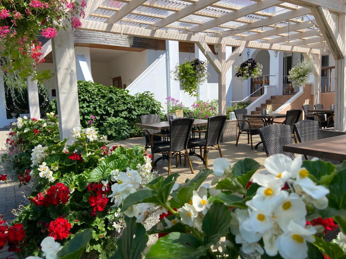 Karle Hotel Vitrupe Kültér fotó