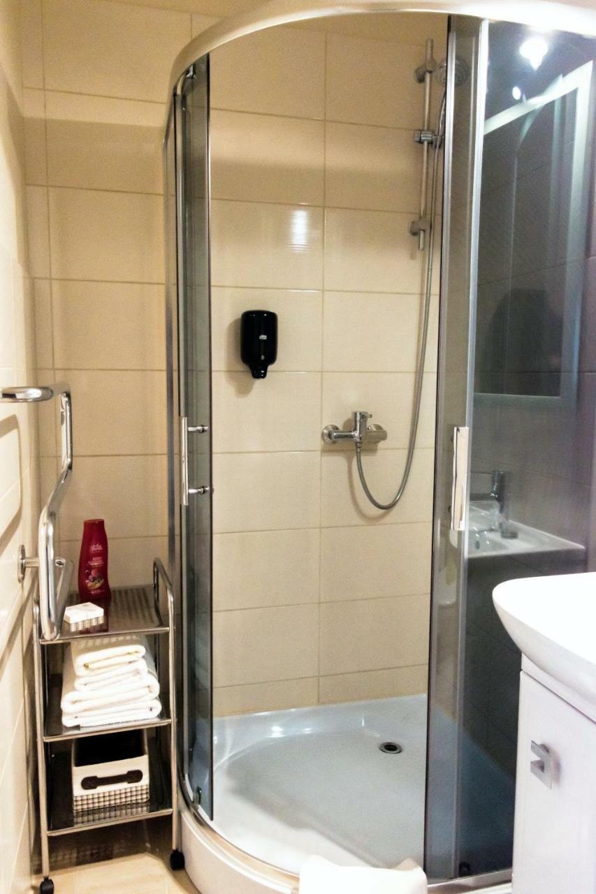 Karle Hotel Vitrupe Kültér fotó