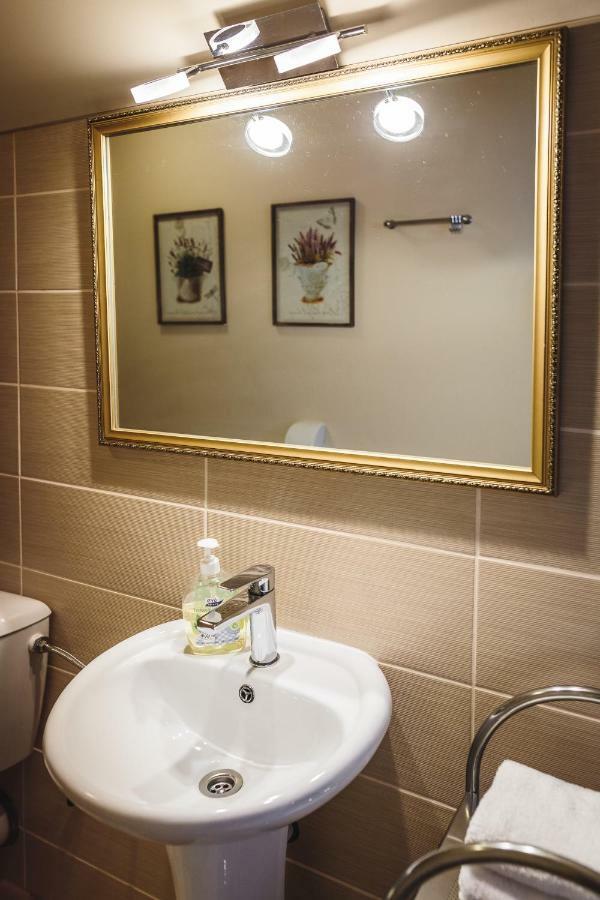 Karle Hotel Vitrupe Kültér fotó